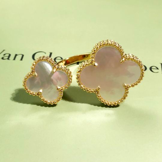 Van Cleef & Arpels ring 04lyh10